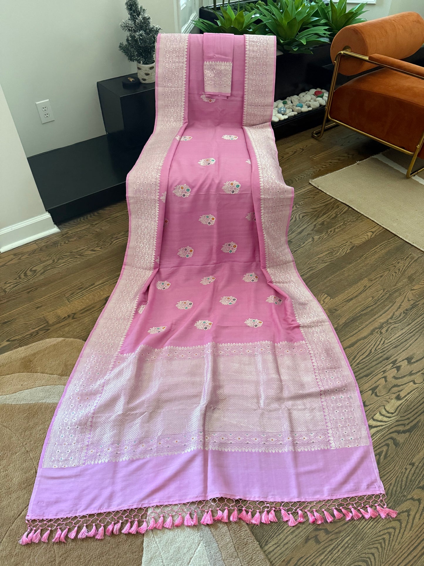 Kaduwa butta Tusser Banarasi Saree - Baby Pink